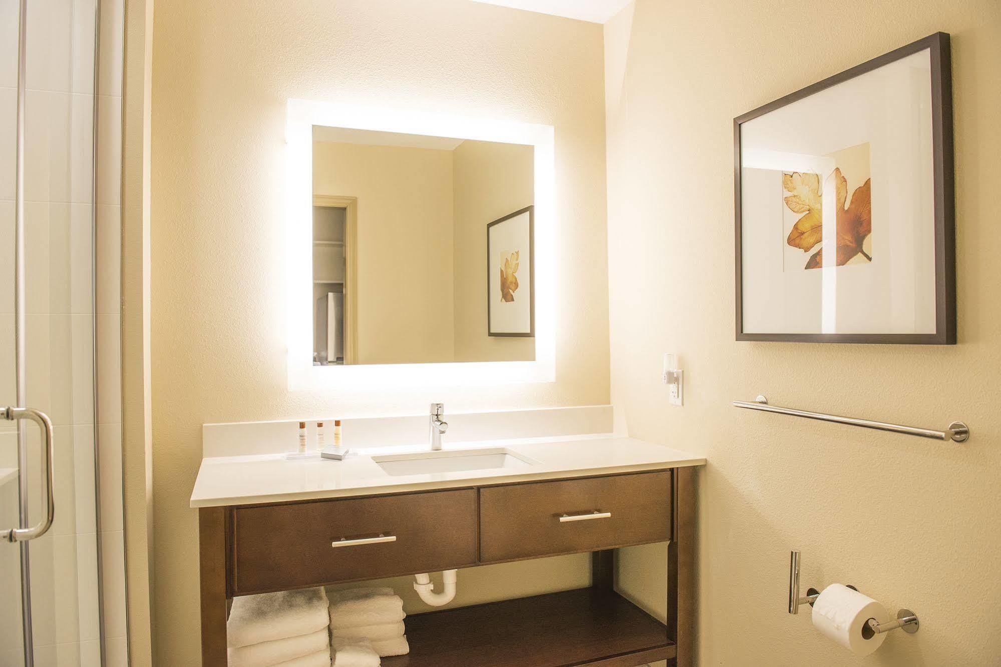 Candlewood Suites Fargo South-Medical Center By Ihg Екстериор снимка