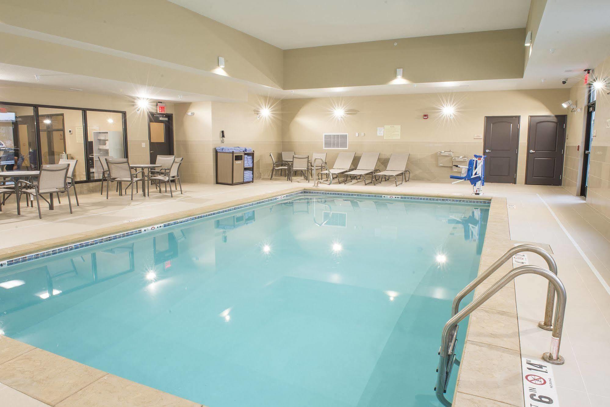 Candlewood Suites Fargo South-Medical Center By Ihg Екстериор снимка
